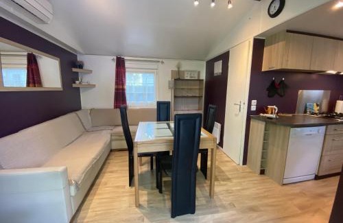 Fouras Casa | Mobile Home tout confort 4 pers, proche plage et centre, clim, TV, terrasse, parking - FR-1-709-75