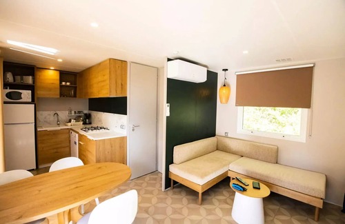Servies Casa | Mobilheim Grashopper 32m2 5 Personen