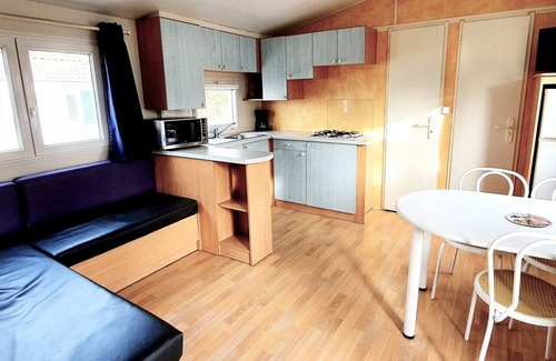 La Balme-de-Sillingy Apartamento | Alquiler-MobilHome-Baño con bañera