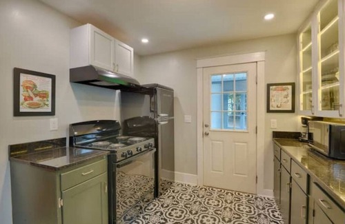 Johnson City Casa | Mobility-friendly 3 bed 3 bath near Binghamton University on quiet cul de sac