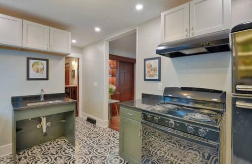 Johnson City Casa | Mobility-friendly 3 bed 3 bath near Binghamton University on quiet cul de sac