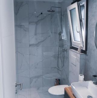 Hrastnik Apartamento | Mobilna hiška pod Lipo