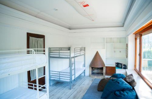 Banzao Cama Y Desayuno | Moby Dick Lodge Colares