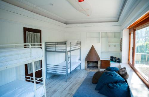 Banzao Cama Y Desayuno | Moby Dick Lodge Colares