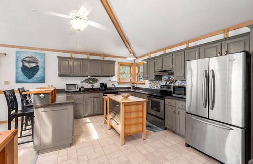 Duck Casa | Moby Duck: Ocean and Sound Views | Pet-Friendly