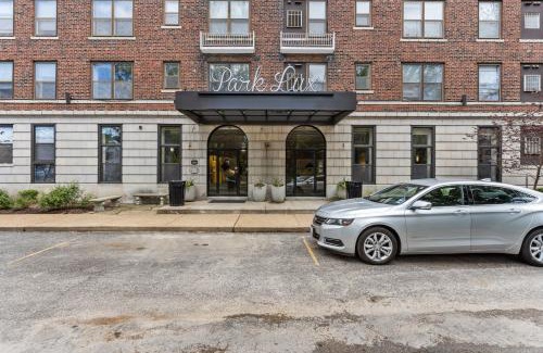 DeBaliviere Place Apartamento | Mod Apartment next to Forest Park/Zoo/WashU/BJC