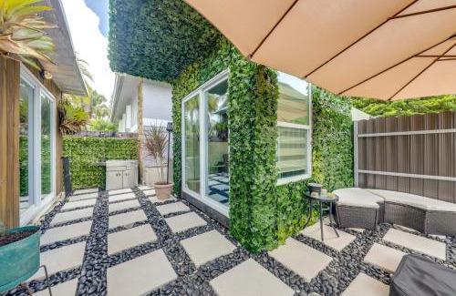 West Park Apartamento | Mod Bungalow with Ultra-Private Outdoor Hang Space!
