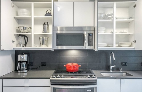 Rincon Hill Apartamento | Mod Rincon Hill Studio w/ Gym, BBQ, W/D, nr. SV. by Blueground