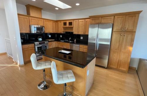 Fort MacArthur Casa | Mod2bd2ba ShowstoprViews. BBQ. Garage.