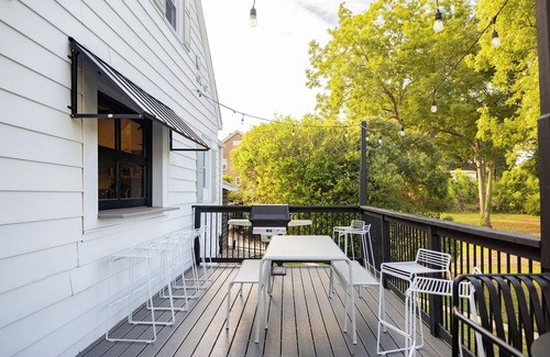 Greenville Casa | Modal House: A Fun-Filled Designer Home Just Steps from Downtown Main Street