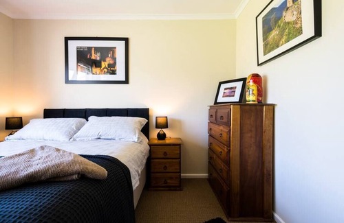 Para Hills Casa | Modbury Heights 3 Bedroom bungalow