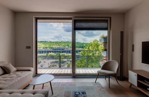 Prague 5 Apartamento | Moderní byt s terasou, 2 ložnice, parkování v ceně, blízko metra, 15 min do centra