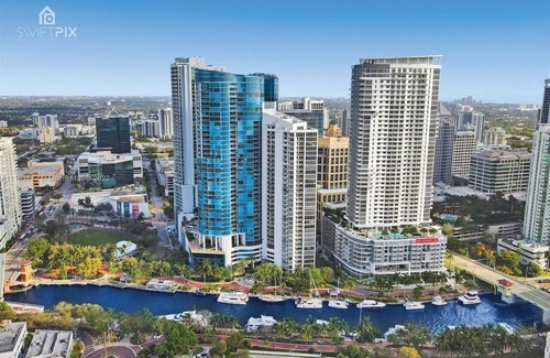 Sailboat Bend Condominio | Modern 1/1 Penthouse Condo in Downtown Las Olas