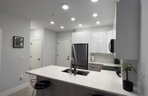 Langley Condominio | modern 1 bdrm condo steps from casino