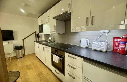 Welwyn Garden City Apartamento | Apartamento-Moderno-Baño con ducha-Vista a la Calle
