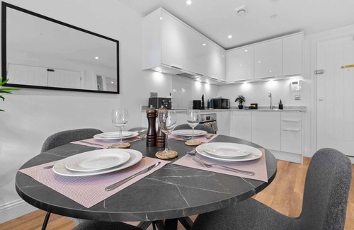 Gravesend Apartamento | Modern 1 Bed Apartment with Garden in Gravesend