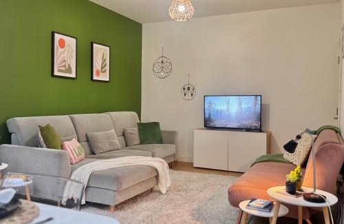 Tokyngton Apartamento | Modern 1-Bed Apt 30min to Central London & Parking