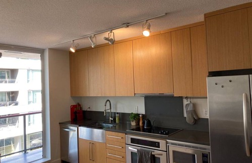 Mount Pleasant Condominio | Modern 1 Bed Condo in the heart of Vancouver