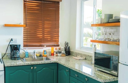 Marigot Bay Cabaña | Modern 1 bed guesthouse with pool and ocean view!