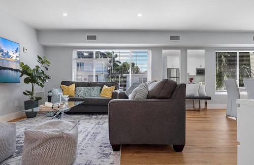 Hendricks and Venice Isles Apartamento | Modern 1-bedroom apartment, Walk to Las Olas Blvd and Beach, Free parking