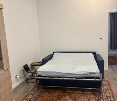 Koekelberg Apartamento | Modern 1 bedroom and sofa bed stay