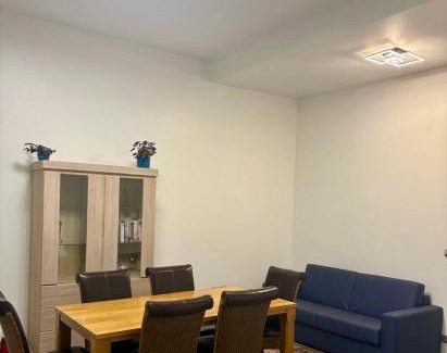 Koekelberg Apartamento | Modern 1 bedroom and sofa bed stay