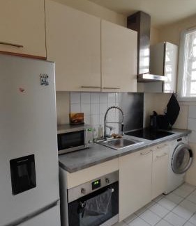 Louis Bertrand-Mirabeau-Semard Casa | Modern 1 bedroom apartment near the metro.