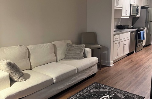 West End Apartamento | Modern 1-bedroom apartment in enchanting Alexandria with WiFi, AC, & Amenities