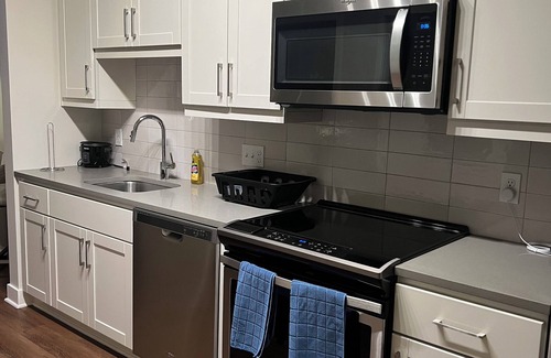 West End Apartamento | Modern 1-bedroom apartment in enchanting Alexandria with WiFi, AC, & Amenities