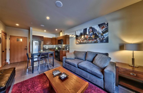 Sun Peaks Cabina | Apartamento moderno de 1 dormitorio en el centro del pueblo