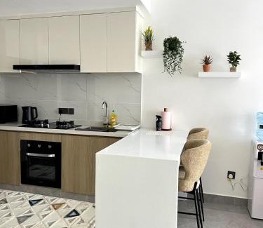 Kilimani Apartamento | Modern 1-Bedroom Apartment, with heated pool