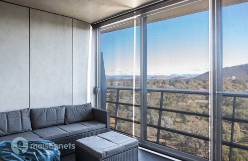 City West Apartamento | 1 Bedroom Apt With Parking Walk to ANU