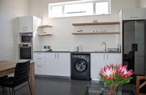 Marina da Gama Cabaña | Modern 1-bedroom cottage 20 minutes south of Cape Town