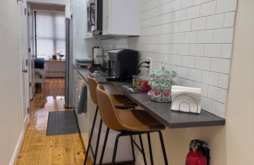 Upper Manhattan Apartamento | Modern 1-bedroom Garden Apartment with Backyard, up to 25 mins to Times Square