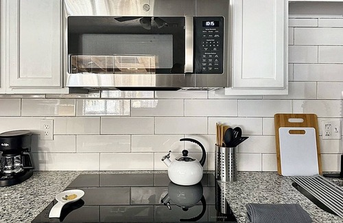 Central Oklahoma City Apartamento | Modern 1-Bedroom Retreat | Steps from Plaza District #20C
