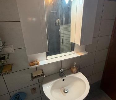 Kato Stalos Apartamento | Modern 1-bedroom with BBQ & Roof Garden near Beach
