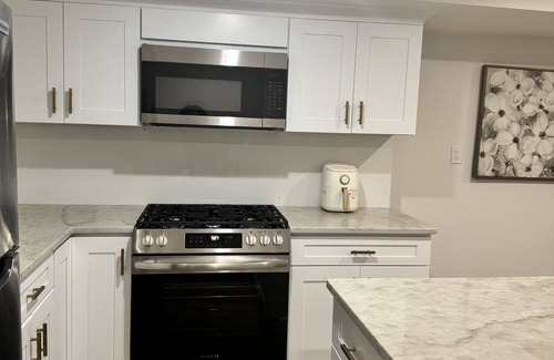 Communipaw Apartamento | 1 dormitorio en Downtown Jersey City, cerca del Light Rail y restaurantes.