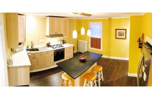 Off Broadway Cabaña | Modern 1860s Newport Cottage (1 month)