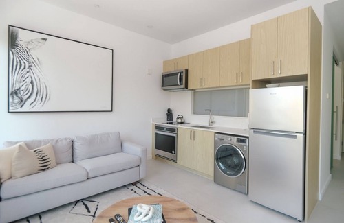 George Town Apartamento | Modern 1Bdr Apartment In Harbour Walk Cayman