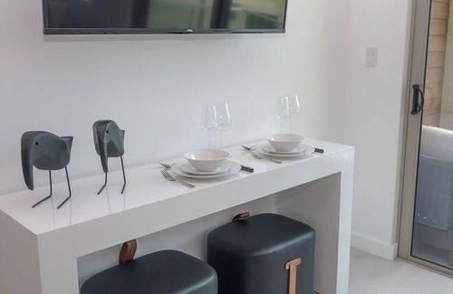 George Town Apartamento | Modern 1Bdr Apartment In Harbour Walk Cayman