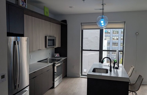 Over-the-Rhine Apartamento | MODERN 1bedroom apartment in Cincinnati with WiFi, fitness room and a pool!