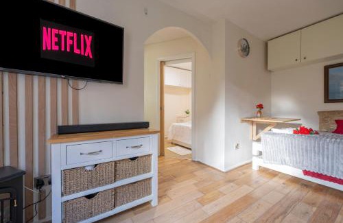 Deptford Apartamento | Modern 1Bedroom Apartment Deptford London WIFI Perfect for Solo & Coupled Guests Long Stays Welcome! Sleeps 4
