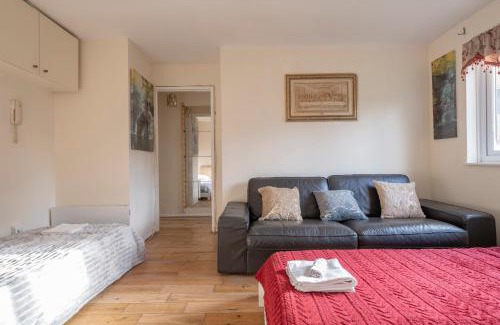 Deptford Apartamento | Modern 1Bedroom Apartment Deptford London WIFI Perfect for Solo & Coupled Guests Long Stays Welcome! Sleeps 4