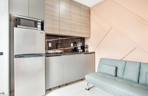 Ludlam Apartamento | Modern 1BR 15min to MIA Kitchen & Private Entrance