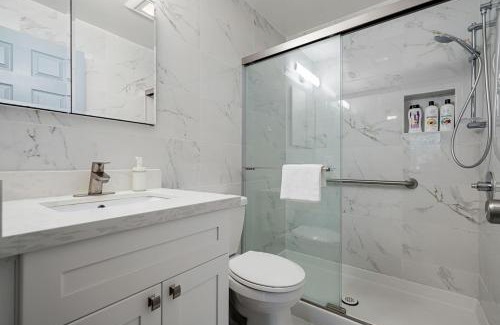 Inner Parkside Apartamento | Modern 1BR 1Bath with Living Area near SFSU