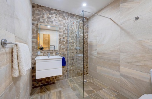 Swieqi Apartamento | Modern 1BR Apartment in Central St Julian s