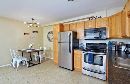 Highline Apartamento | Modern 1BR Apt | Near SeaTac | Unit 5 @ S. Seattle