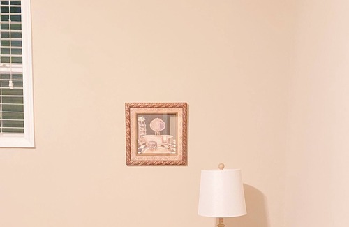 Loring Heights Apartamento | Modern 1BR Apt w/ projector & popcorn maker