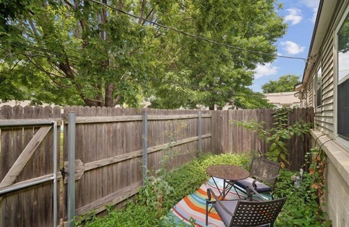 Tulsa Casa | Beautiful pet friendly 1/1BR Condo near Brookside.