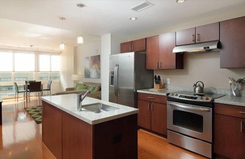 George Washington University Apartamento | Condominio moderno 1B | Amplio + Brillante | Min a Metro | por GLS